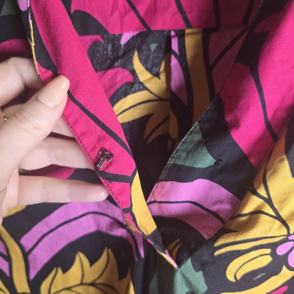 J. Crew Floral V-Neck Quarter Sleeve Top Size Small - Picture 6 of 6